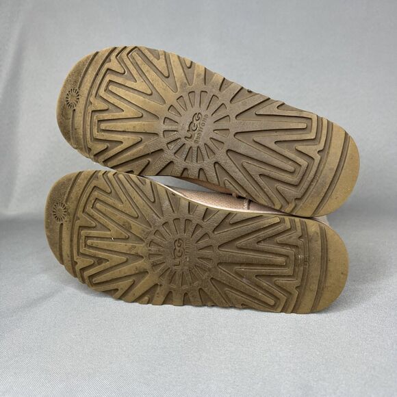 Womens UGG Boots Light Pink Tan Classic Short Perforated Suede Wool Boho Sz 6 - Picture 16 of 16